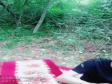 爱户外的山村小少妇露脸跟两个大哥户外激情啪啪，全程露脸吃奶玩逼口交大鸡巴，淫声荡语让小哥多体位爆草