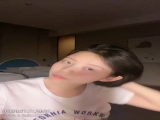 如向日葵般女孩--卖萌希瑞❤️ 清纯且可爱，一对吊钟乳，和男友在酒店把玩双峰，洗澡搓奶，开水烫逼逼，肉棒自慰