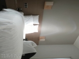 【换妻极品探花】，28岁白领小夫妻，寂寞婚姻中的调味剂，相约酒店互换伴侣，精彩无限