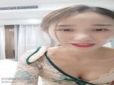 【极品御姐】【紫贤】第二弹，与大哥开房啪啪被颜射抠逼！~~✨✨✨-这小虎牙姐姐实在是太喜欢了，佳作佳作！！！