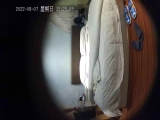安防酒店攝像頭偷拍妹子酒醉後被帶去開房草了2小時過程對話有趣-1