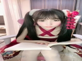 人气绿播美少女初下海！双马尾清纯外表！70多斤娇小身材，JK装白丝袜，玻璃棒假屌轮番抽插
