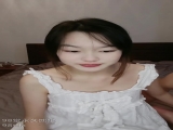 领家妹妹型乖巧妹子！激情大战头套男！纤细美腿足交，穿上高跟鞋主动骑乘位，各种姿势轮番操