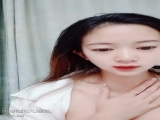 清纯学妹露脸颜值高身材好，大秀直播实录，很有情趣小乳夹带奶头性感又漂亮，粉嫩逼逼自己抠水多湿滑真骚啊