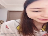 精品推荐！干净白虎美穴！极品尤物女神，独自在家自慰，振动棒抽插美穴，高潮大量喷水爽翻