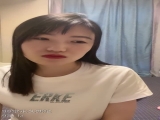 圆圆没有了多多一个人的精彩大秀，全程露脸听狼友指挥调教，脱光了玩弄假阳具抽插骚穴，高潮不断喷水了刺激