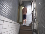 義理の姉妹とエッチな同居生活！ミニスカぷり尻パンチラ誘惑仕掛ける小悪魔姉妹は勃起しっぱなしの僕の元気チ○ポを密かに狙ってる！