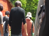 変態オヤジにカッパの中を全裸にされボランティア清掃員が近くにいるのにガクイキしてしまうウブっこ女子○生 皆瀬あかり