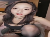浓妆妖艳美御姐！气质超棒！豹纹包臀裙灰丝，情趣装拨开内裤掰穴，沙发上骑乘位，爆操无毛骚逼
