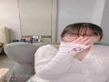 眼镜清纯美少女桃子！极品大白美臀！翘起屁股抖动，手指扣穴拍打水声哗哗，娇喘呻吟超诱人