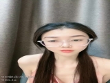 文静高冷眼镜小姐姐！苗条身材扭动细腰！多毛骚穴M腿，跪在椅子左右摆弄，手指插入娇喘