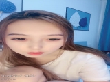 新人颜值美御姐！解开内衣揉奶子！炮友舔骚逼，翘起肥臀假屌磨蹭，骑乘位插入低低呻吟