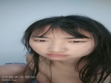 乖巧的小少妇露脸惨遭小哥蹂躏，深喉大鸡巴让小哥道具玩逼，跳蛋玩弄阴蒂和奶头，后入揉着骚奶子爆草真骚