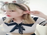 新人下海金发美少女！情趣学生制服短裙！白嫩奶子揉捏，翘起屁股掰穴特写，揉搓阴蒂极度诱惑