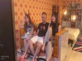 22岁小豪年纪轻轻就尝试了双飞❤️要让两个女生都爽真的会累死