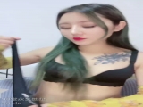 纹身小姐姐！连体情趣装激情操逼！抓起大屌吸吮，一线天肥穴修过逼毛，第一视角后入大屁股
