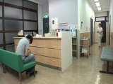 「採精室でイケメン患者と2人きり！不意打ち射精に驚き精子を採取出来なかった熟年看護師が謝りながら2発目の精液検査を手伝ってくれた」VOL.6 加藤さん（39）