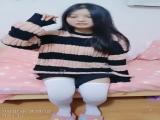 邻家妹妹乖巧00后美少女！居家炮友操逼！掏屌骑脸塞嘴里，磨蹭小穴骑乘位抽插，美臀上上下下套弄
